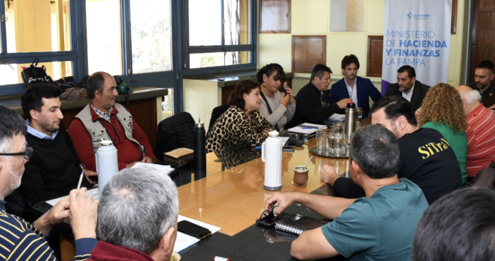 Paritaria: Gobierno anunció una suba del 4% y un agente con familia tipo cobrará $1,6 millones